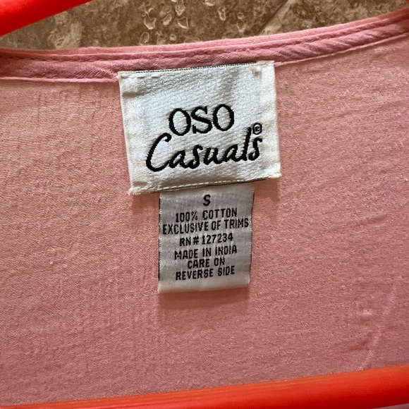 Boutique small shirt never worn without tag - Picture 2 of 3